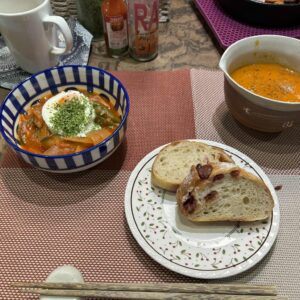 ①　自炊洋風ランチ  ②矯正治療ライフハック